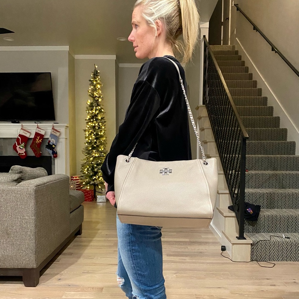 NWT and dust bag Tory Burch chain tote - Picture 4 of 10